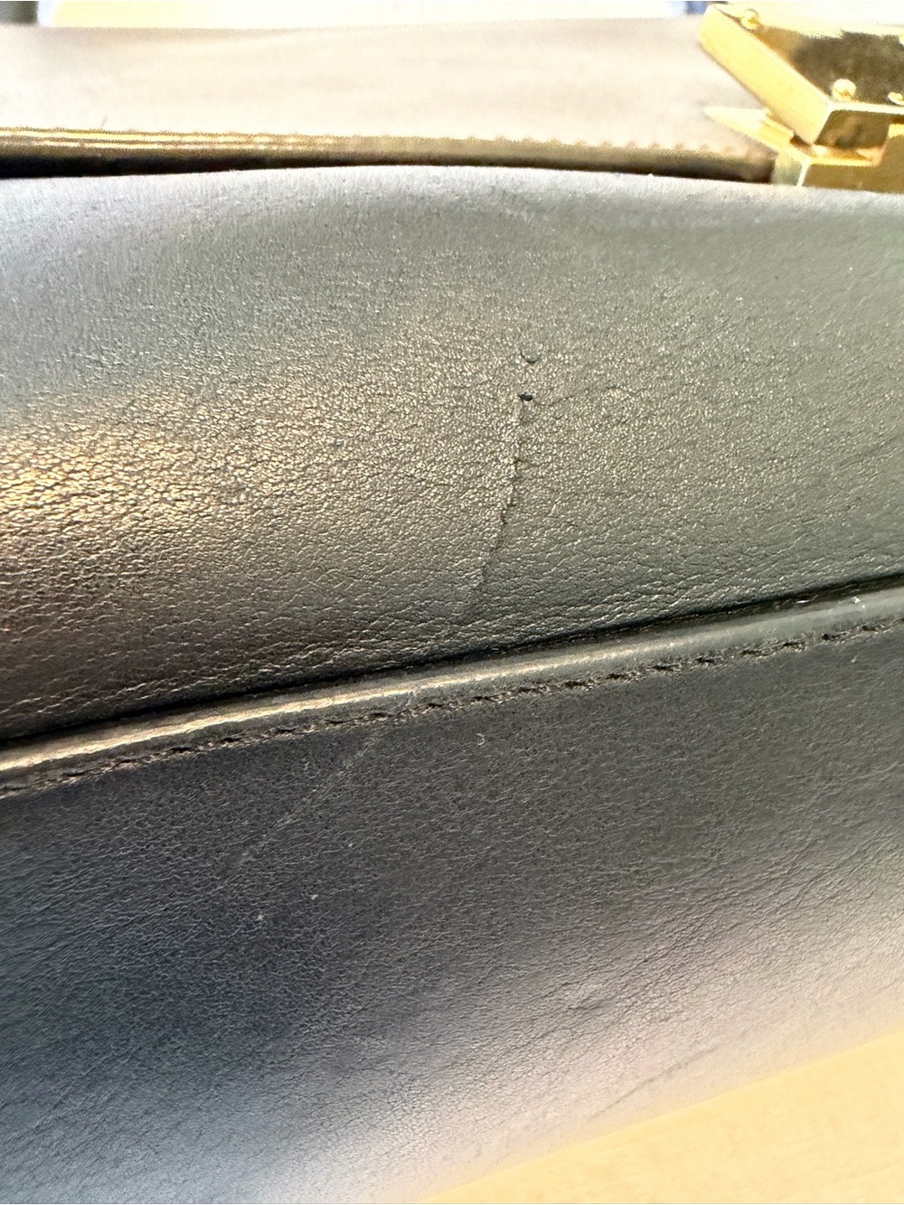 CELINE Leather Trapeze Medium Vintage - Picture 6 of 15